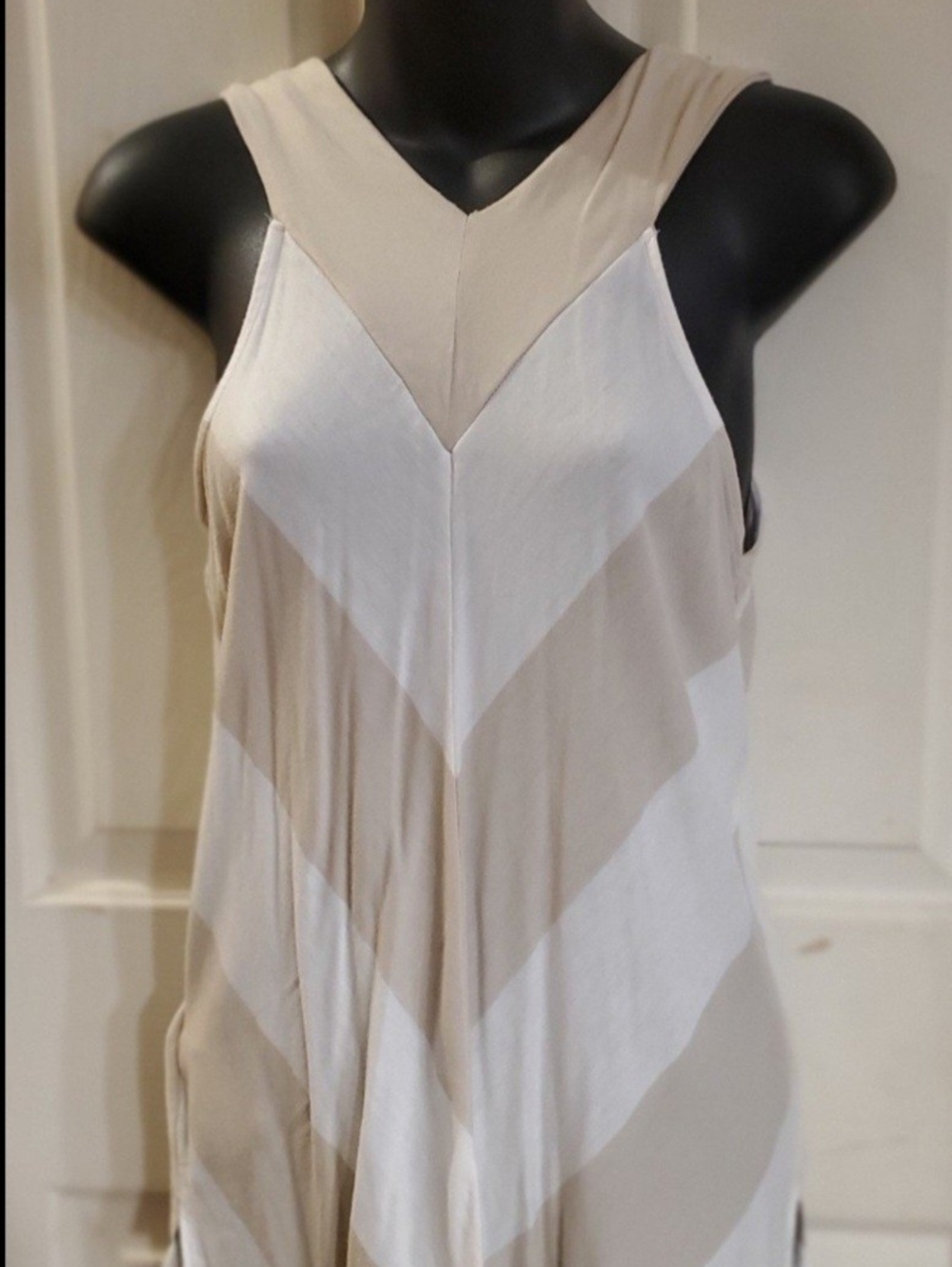Banana Republic Cream and White Chevron Sleeveless Top